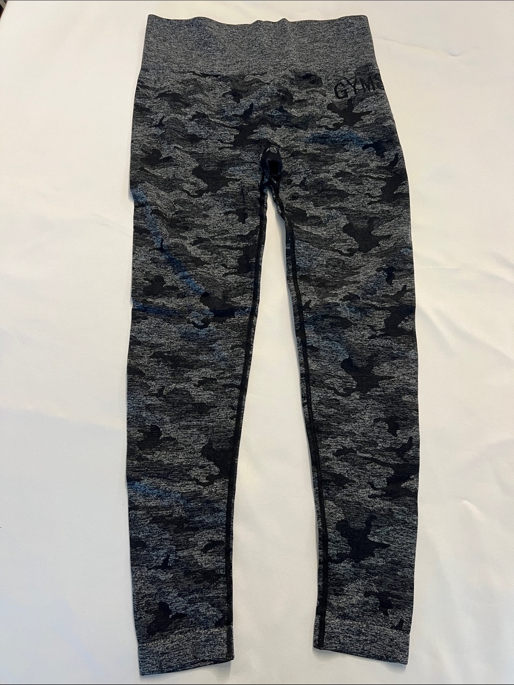 Gymshark Gray & Black Camo Seamless Leggings Like New, Size Medium.